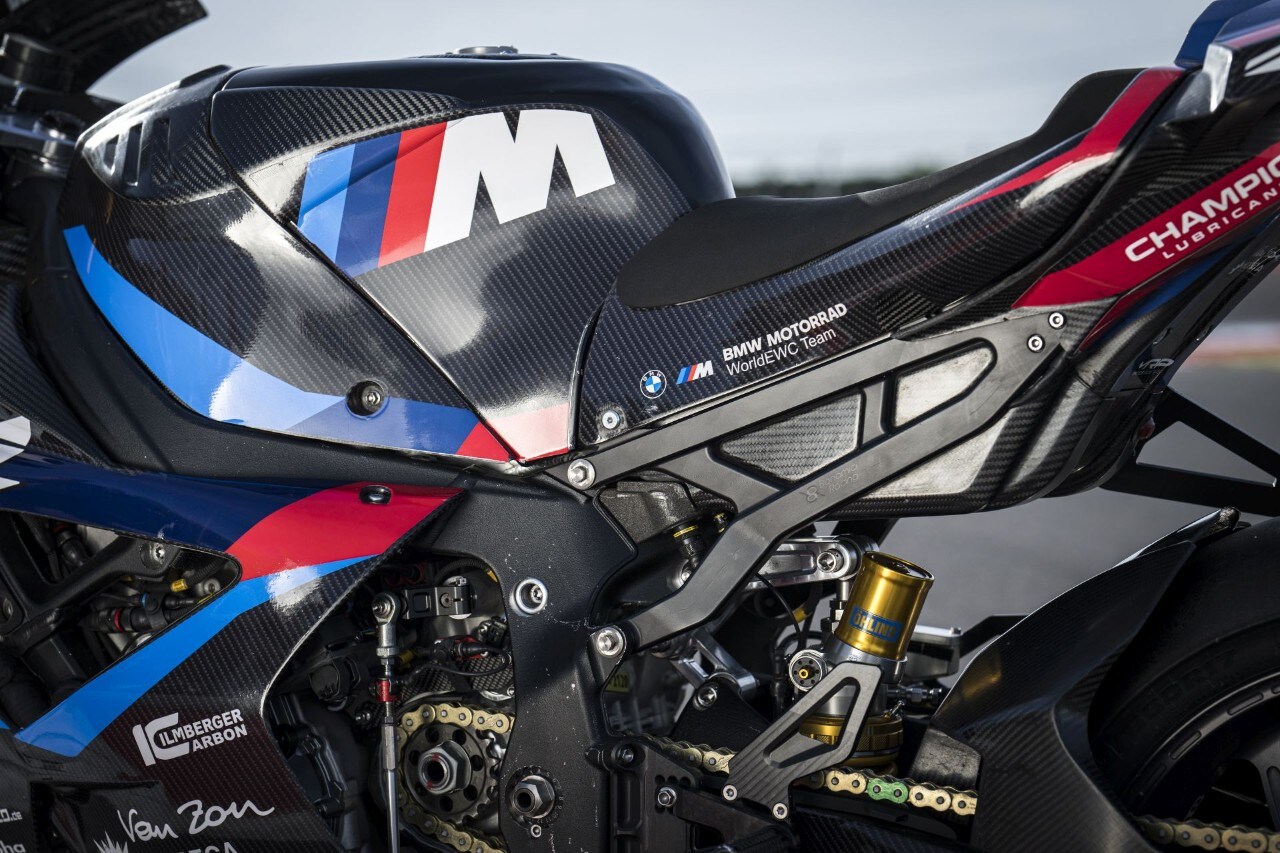 DueruoteTG #238 - Abbiamo guidato in pista la BMW che corre in SBK! 